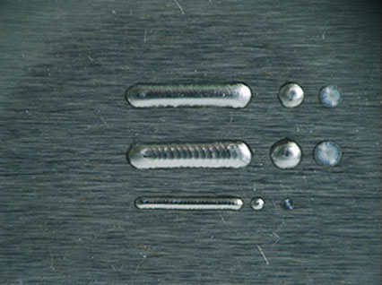 <a href='http://www.libo1212.com/product/3.htm' class='text_a'>模具激光焊機(jī)</a>修復(fù)鏡面模具效果